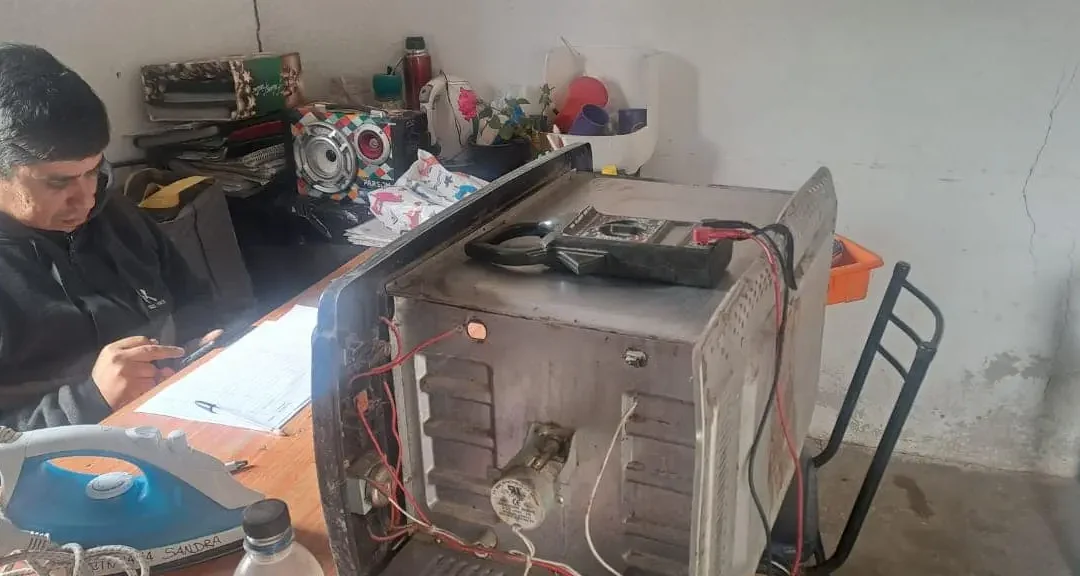 Colonias de Malligasta: Brindan servicio de reparación de artefactos de calefacción a familias de escasos recursos