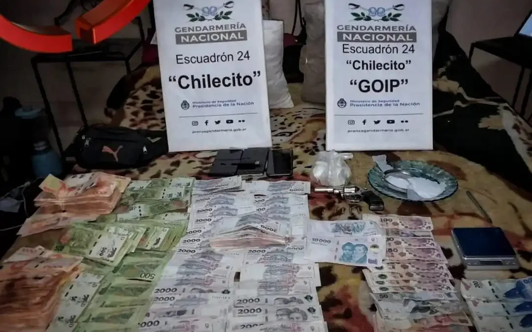 Gendarmería realizó allanamientos e incautó drogas, dinero y armas en Chilecito   