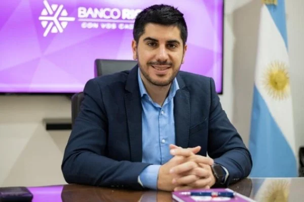 Cabral explicó el lanzamiento de los bonos CHACHOS. Los comercios podrán adherirse y canjearlos por pesos cada tres días, incentivando el consumo