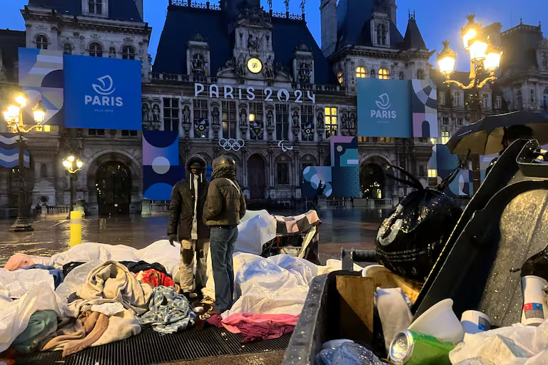 Francia: Retiran a la fuerza a más de 12.500 personas sin hogar de las calles de París, a una semana del inicio de los Juegos Olímpicos