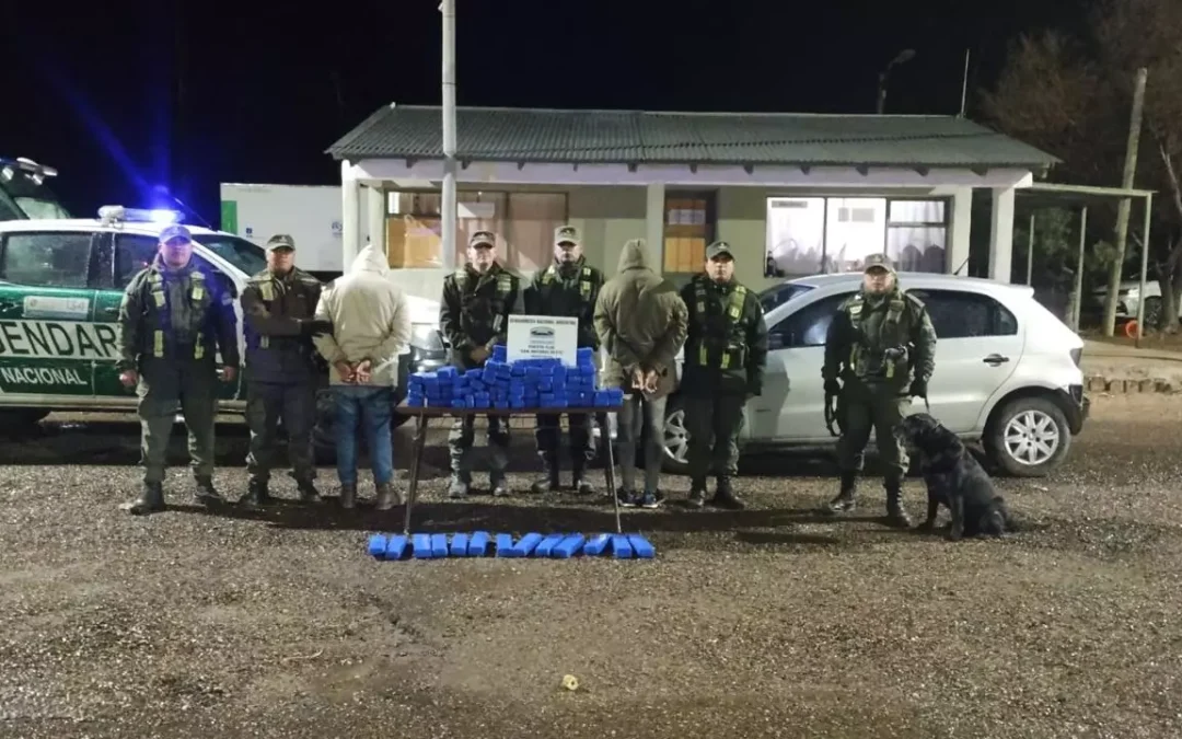 Chubut: Decomisaron más de 64 kg que marihuana que estaba ocultos en un vehículo. Dos ciudadanos paraguayos detenidos