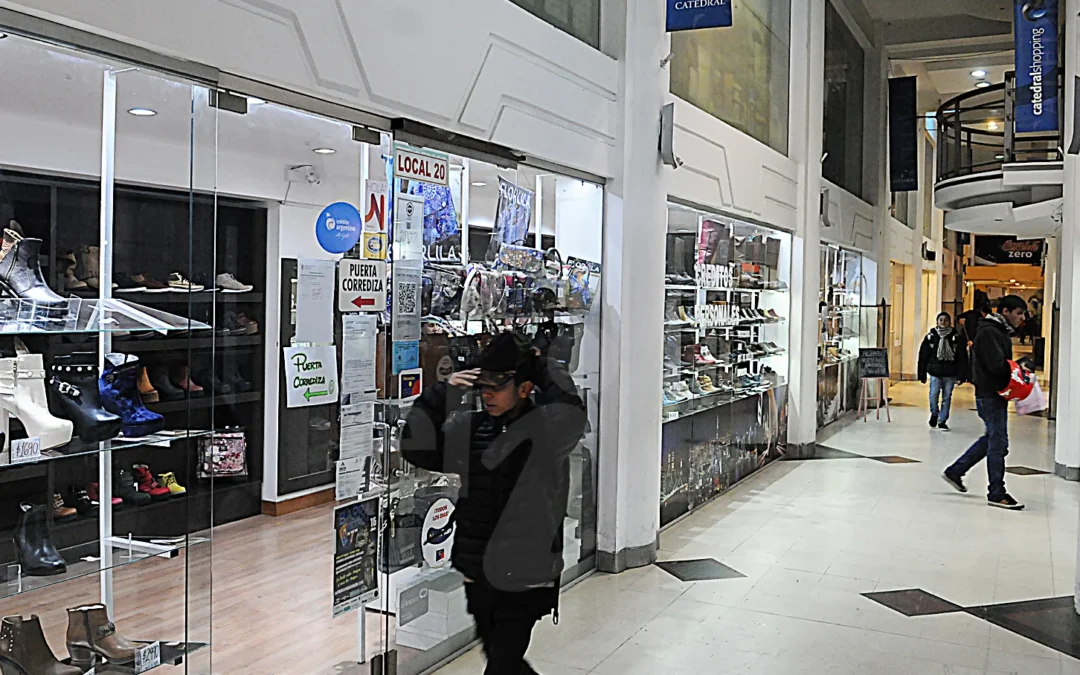 El director del Centro Comercial de La Rioja lamentó la caída de ventas en agosto, pero aseguró que hubo un repunte gracias al bono de 50 mil chachos, mismo que esperan para septiembre