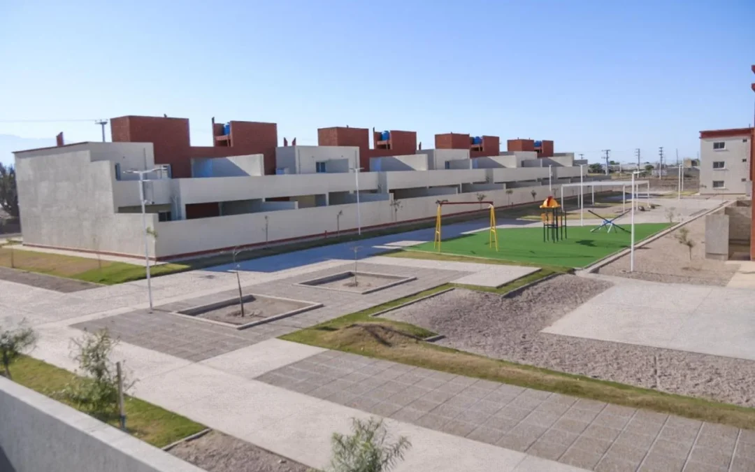 Quintela entregó viviendas en la Capital y destacó la accesibilidad para sectores con capacidad de pago limitada