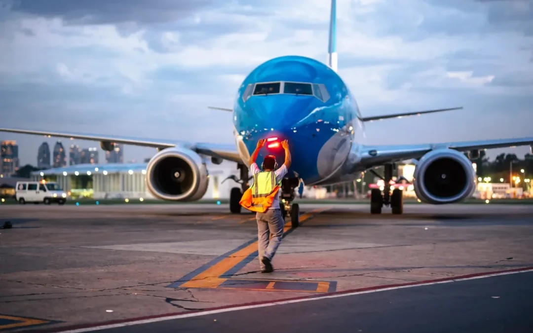 Nación declara a la actividad aerocomercial como esencial, obligando a aeroportuarios y aeronáuticos a no poder realizar huelgas ni paro de actividades laborales