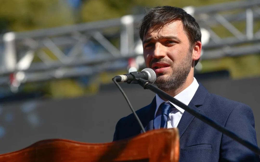 El Gobernador de Chubut anunció la creación de una agencia antinarcóticos: «Vamos a exponer con nombre y apellido a los delincuentes que envenenan a nuestros chicos»