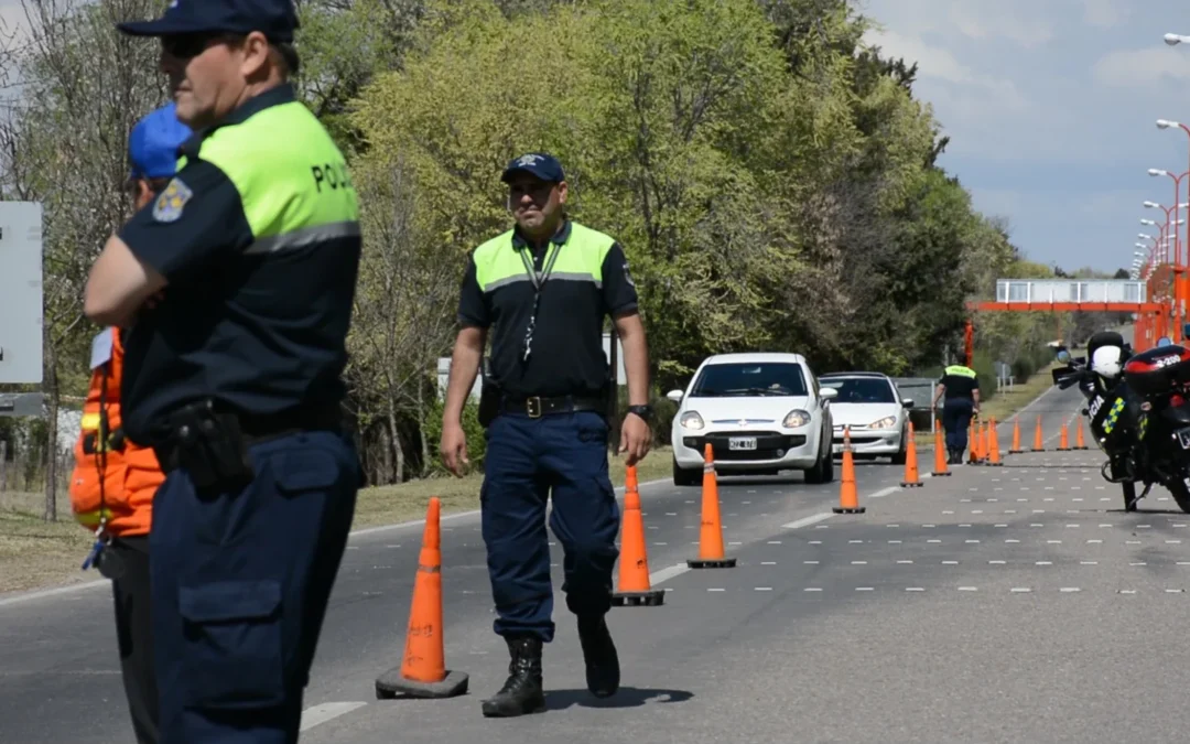 Policía informó que realizarán intensos operativos en el marco del día de los estudiantes, junto a municipios de Chilecito y Famatina. Pidió a los padres que ayuden a que los jóvenes tomen conciencia