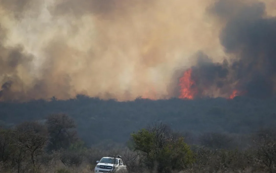 Vecinos de San Esteban, Córdoba, debieron ser evacuados tras los incendios, y sufrieron grandes pérdidas en sus viviendas
