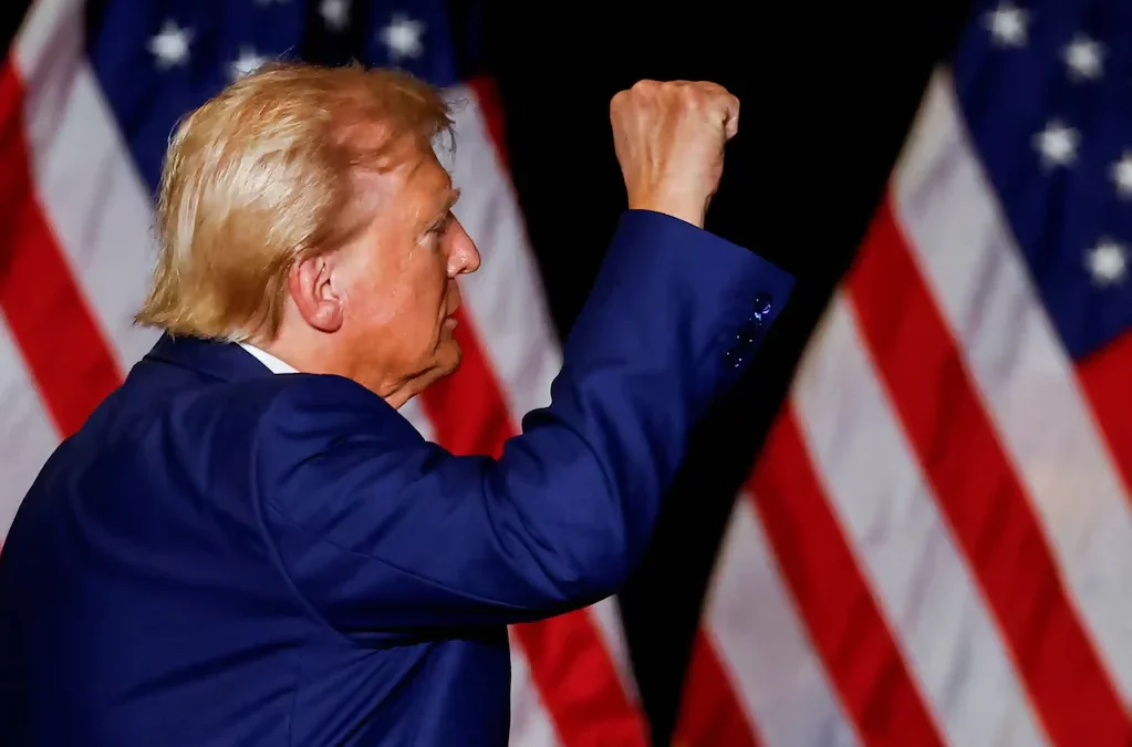 Reportaron disparos en cercanías de donde se encontraba Trump este domingo, y el FBI informó que detuvo a un ciudadano que portaba un fusil AK47, en un aparente nuevo intento de atentado