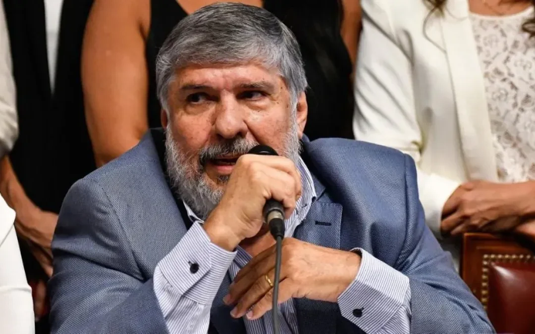 El Senador José Mayans apuntó contra Sturzenegger por sus dichos sobre que van a «borrar la inversión pública»: «Vergonzoso viniendo de una persona que tiene más del 90% de sus propiedades fuera del país»