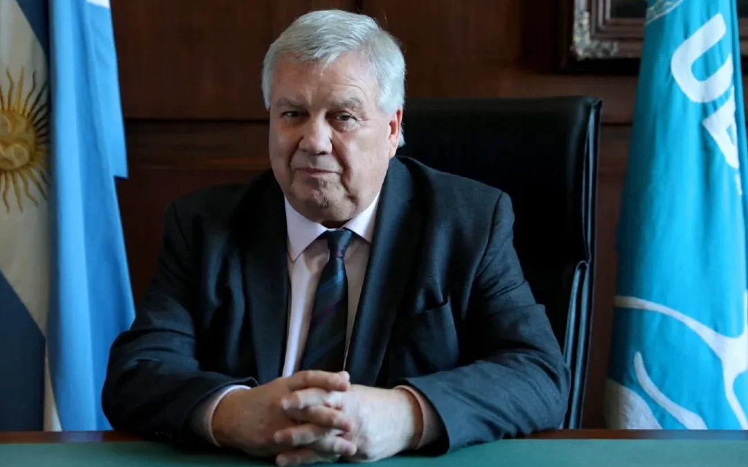 Rector de la UBA desmintió a Pettovello: «no nos citó para hablar de los salarios». Además, aseguró que «los sueldos docentes están atrasados entre un 40% y un 50%»