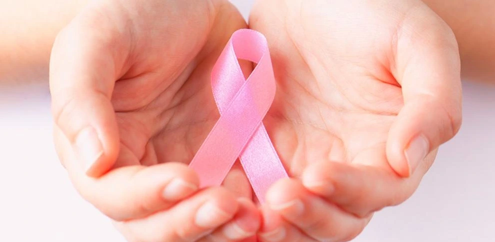 Octubre es el mes de concientización sobre el cáncer de mama: Recomiendan realizarse mamografías a partir de los 35 años, y en casos de antecedentes familiares, comenzar antes