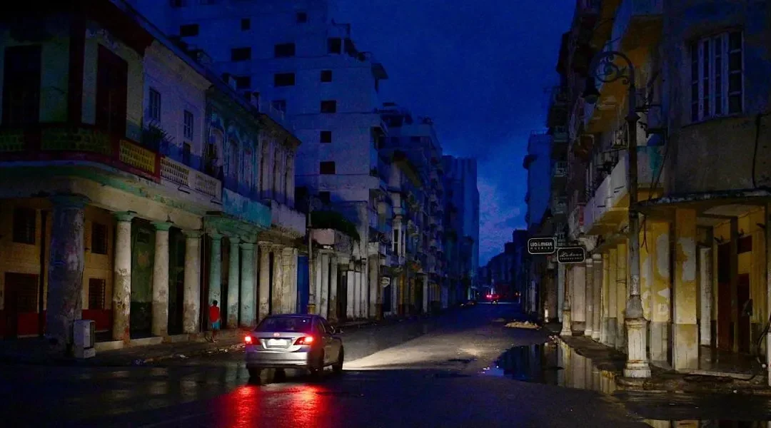 Cuba: ciudadanos de La Habana protestan tras varios días de apagones totales del sistema eléctrico. El Gobierno reconoció una situación del sistema «compleja»