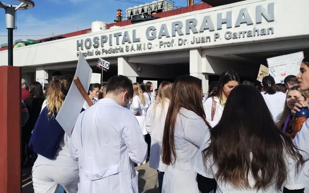 Buenos Aires: El hospital Garrahan convocó un paro para este martes exigiendo aumentos salariales y en defensa de la salud pública