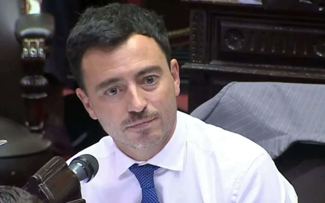 El Diputado Rodrigo De Loredo negó que haya una ruptura en la bancada radical, y advirtió que el gobierno nacional «procura que se desarmen los espacios políticos, y nosotros lidiamos contra eso»