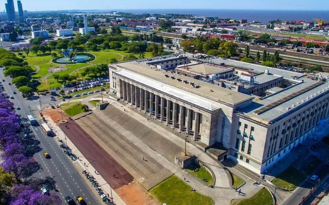 Secretario de Hacienda de la UBA asegura que la Universidad «ya es auditada por los organismos previstos en la Constitución», y que esa información «está disponible en la web»