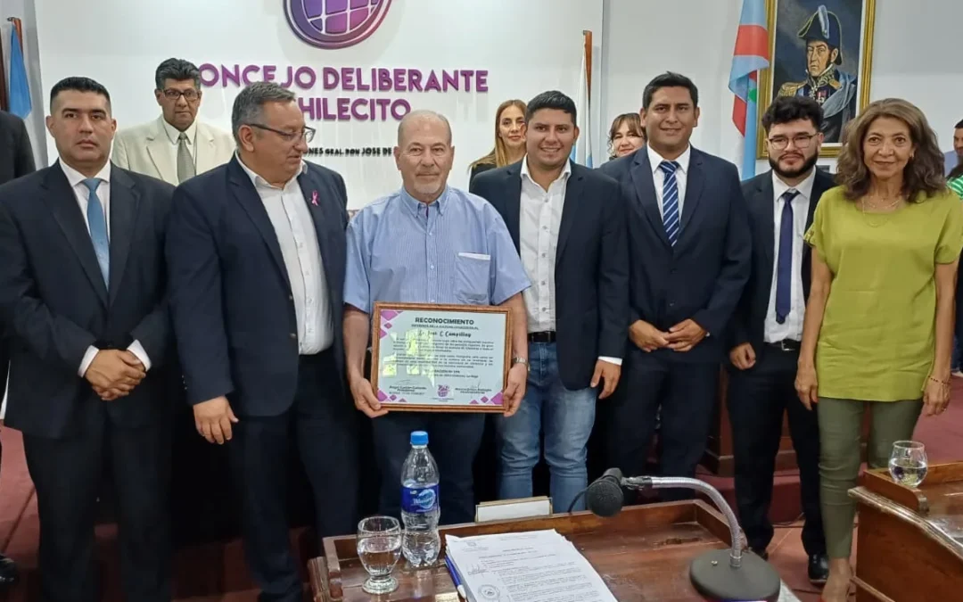 Reconocen al fotógrafo José Campillay (p) por su aporte a la cultura de Chilecito, tras registrar la historia de la comunidad durante 52 años