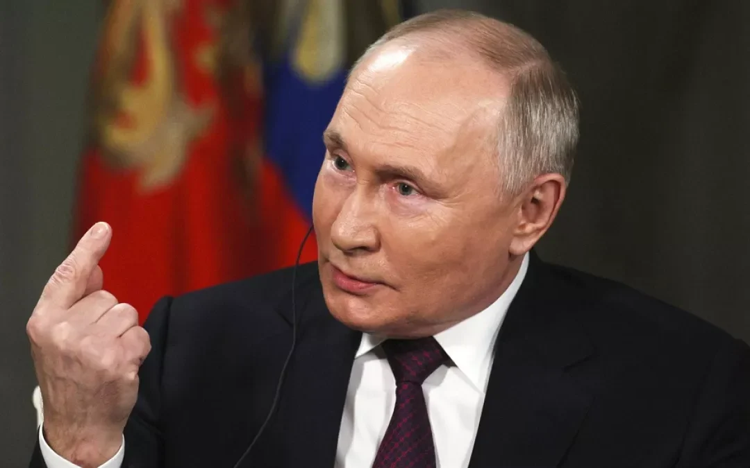 El presidente de Rusia apuntó al Gobierno de Ucrania, y lo calificó de ilegitimo o ilegal, argumentando que «el mandato ha expirado, y no acudieron a las urnas». Además, expresó que quienes obedezcan sus órdenes, son cómplices de sus crímenes