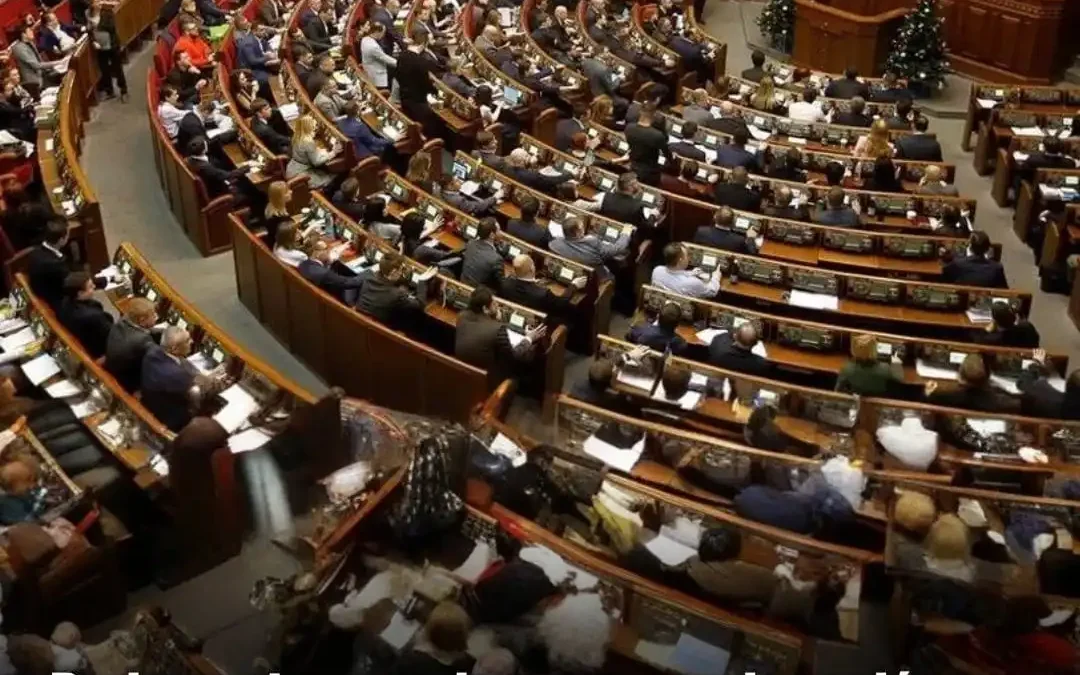Parlamento ucraniano suspende sesión por amenaza de ataque ruso: tensión en Kiev