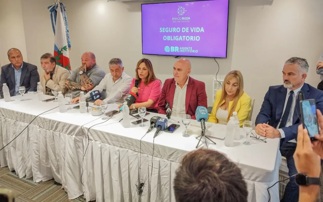 Empleados públicos tendrán seguro de vida de hasta $6 millones por accidente, y $3 millones por muerte natural; el salto impacta a todos los Poderes y Municipios de la Provincia