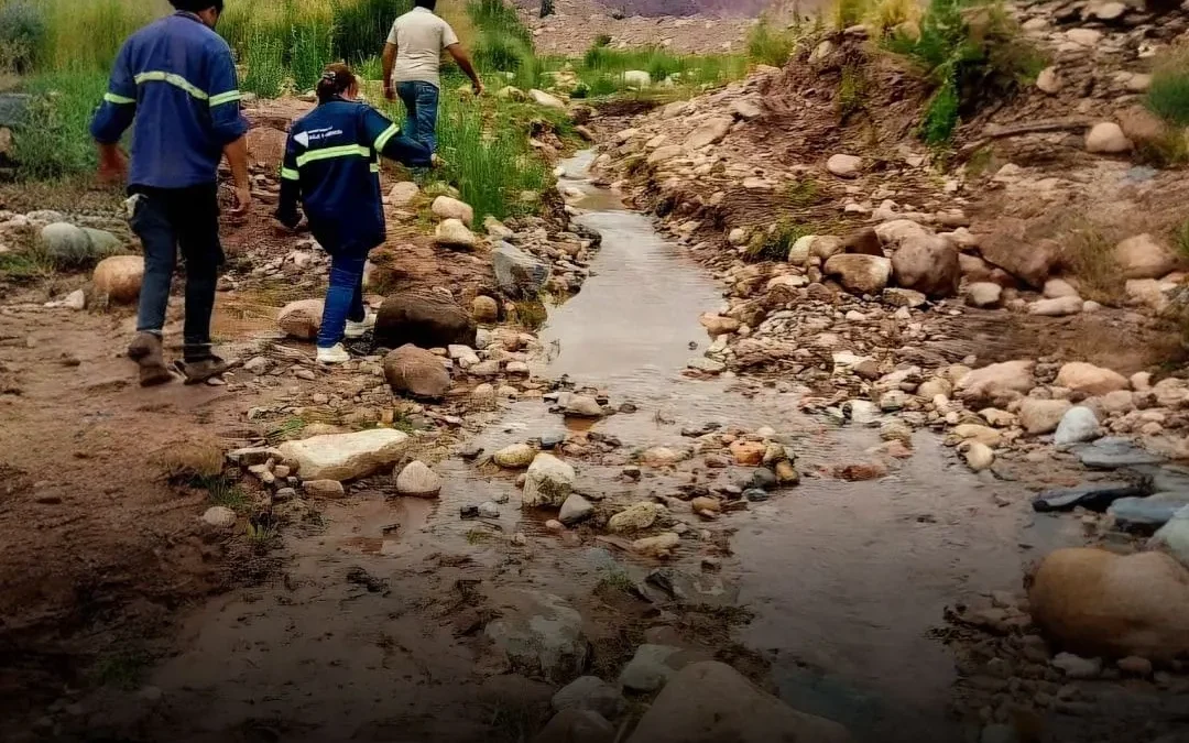 Refuerzan la distribución de agua en Famatina