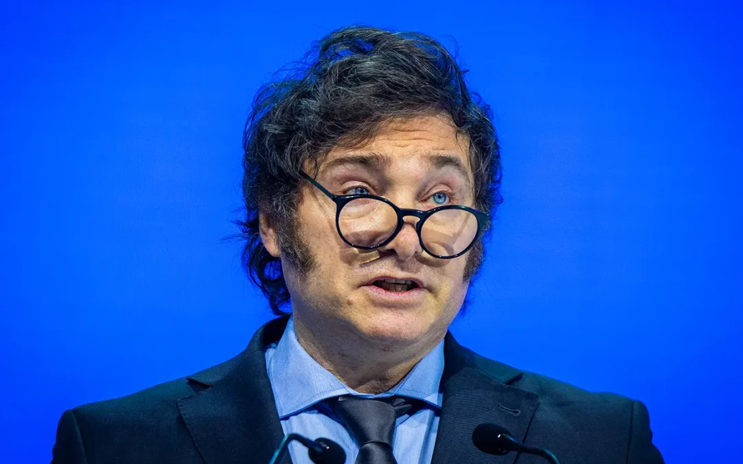 A pesar de los 38 mil empleos perdidos en la industria, Milei asegura haber bajado la inflación sin afectar la actividad económica, mientras promete déficit cero y uso de la IA para el crecimiento