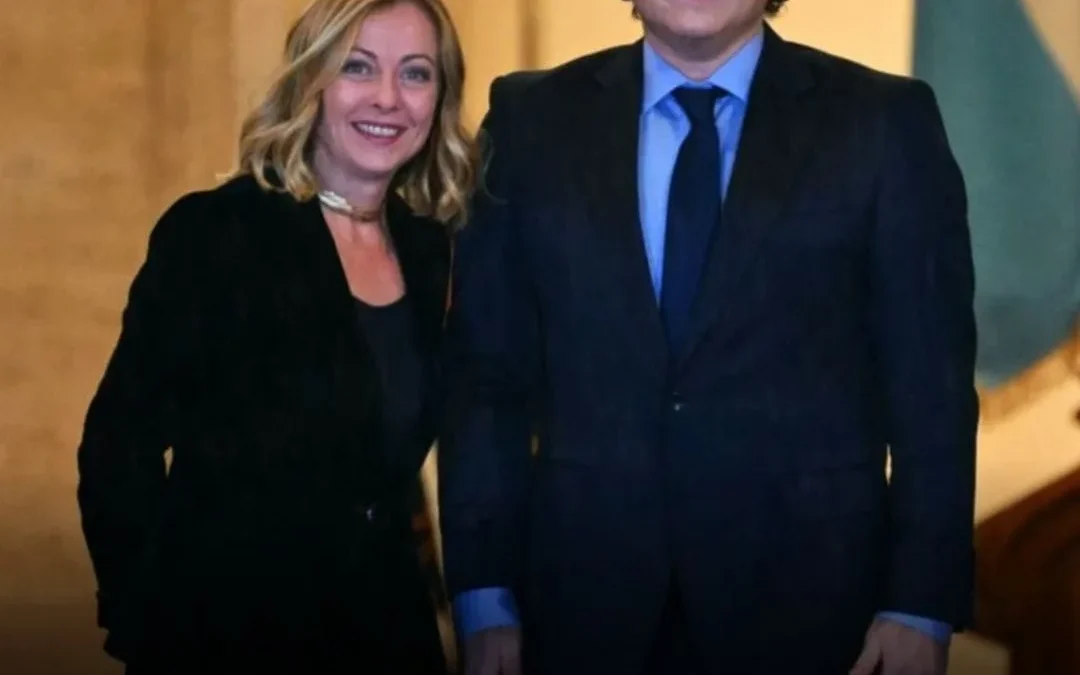 Milei, tras recibir la ciudadanía italiana, aseguro que consideraría dejar Argentina