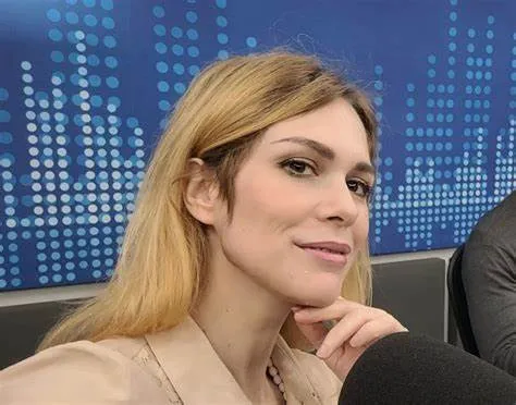 Lilia Lemoine asegura que «el cepo está parcialmente levantado». Además, recalcó que «todos los días se anuncian inversiones nuevas» a pesar de los constantes despidos que realizan las industrias nacionales