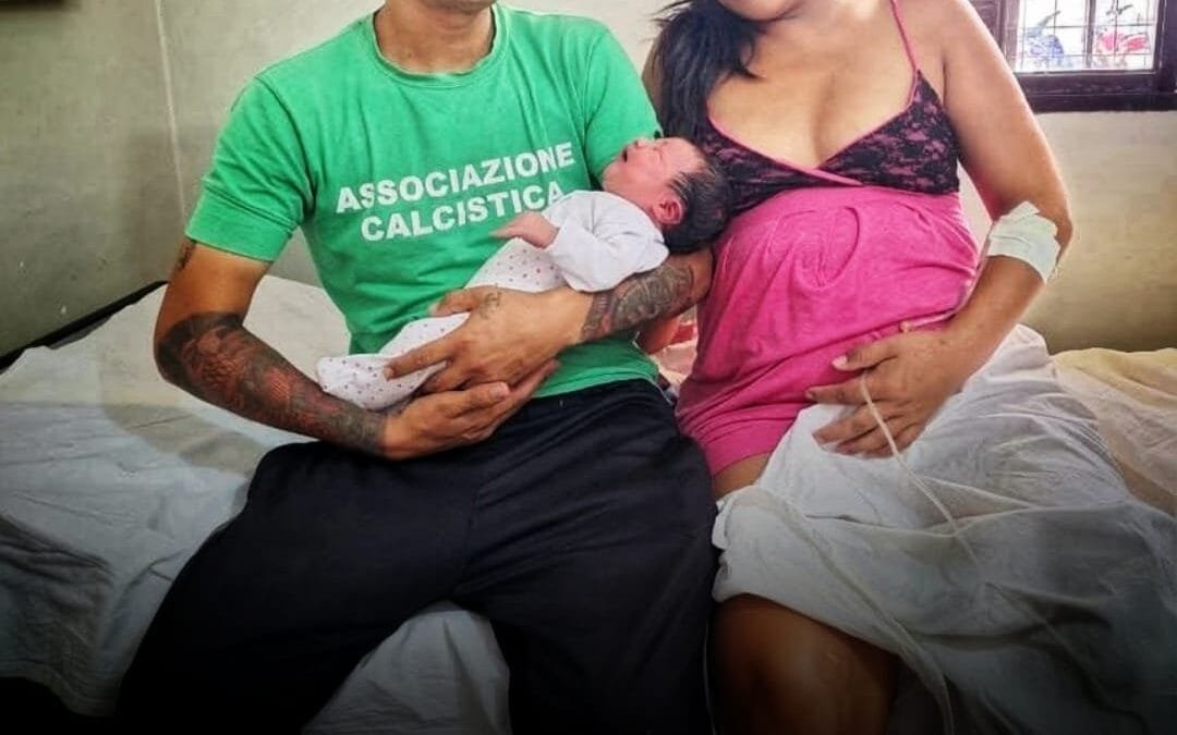 El primer nacimiento de 2025 en Chilecito fue una niña de 3.950 kg.