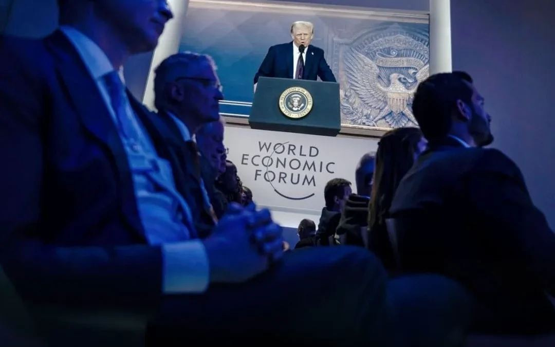 Trump amenaza a empresarios en Davos: inviertan en Estados Unidos o enfrentarán aranceles, en su primer discurso tras asumir su segundo mandato