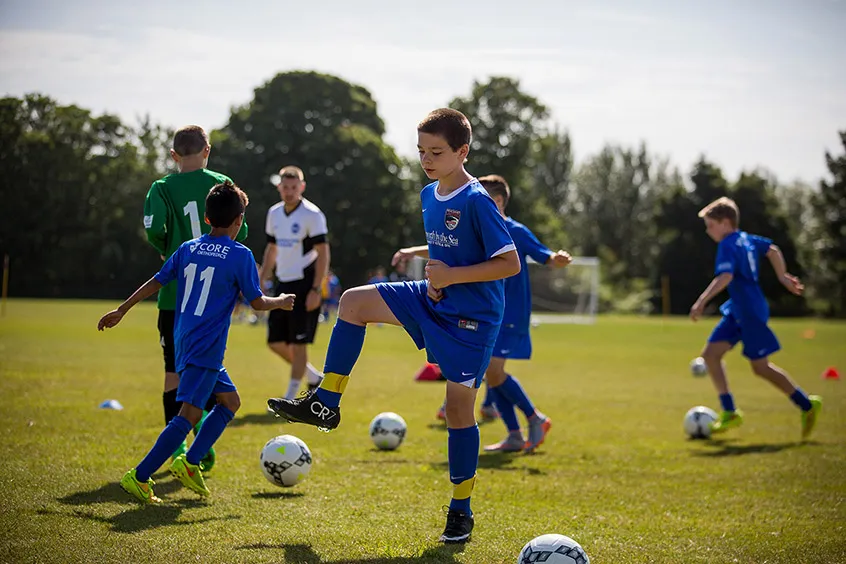 Escuelita de fútbol de Barrio Mirador del Velasco, Los Sarmientos, fue invitada a participar de un campeonato en Córdoba donde participarán clubes nacionales e internacionales. Será para categorías 2014/15