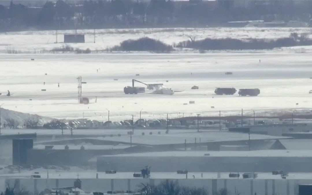 Un avión de Delta Air Lines se estrelló en el aeropuerto Pearson de Toronto, Canadá, tras un vuelo desde Minneapolis
