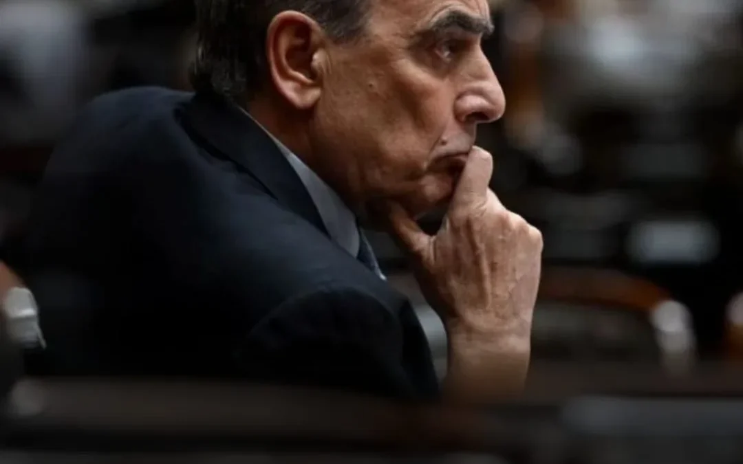 Francos descarta devaluación: Asegura estabilidad económica mientras negocian $20 mil millones con el FMI