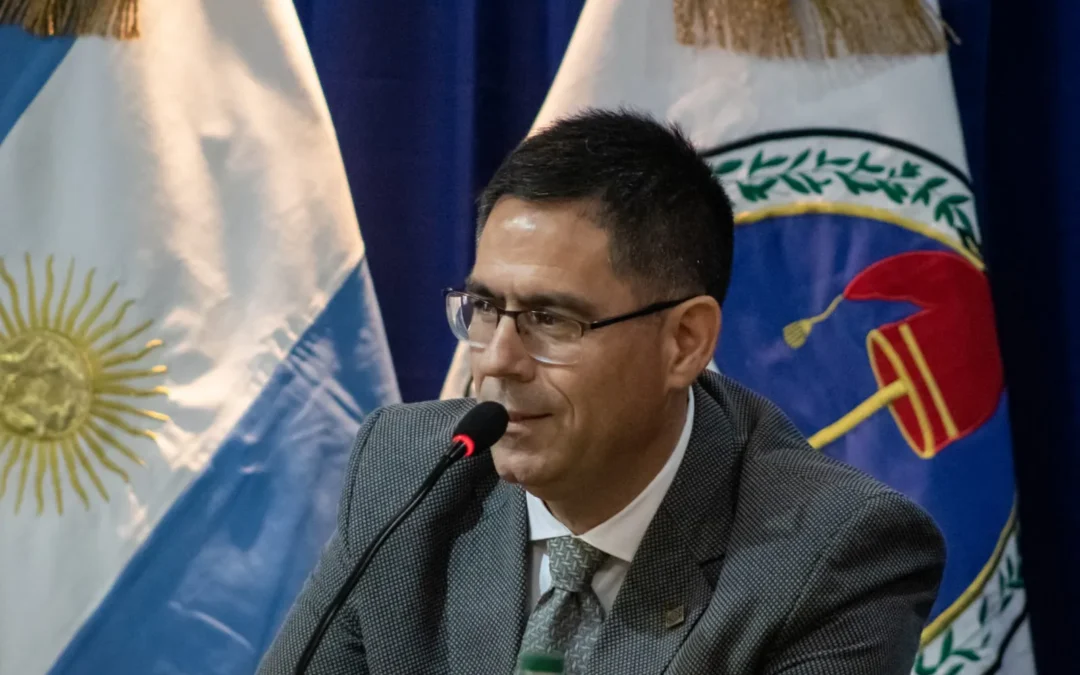 Rector de la UNdeC celebró el convenio entre la Provincia y empresa privada, que permitirá que estudiantes de Tinogasta puedan viajar hacia y desde Chilecito