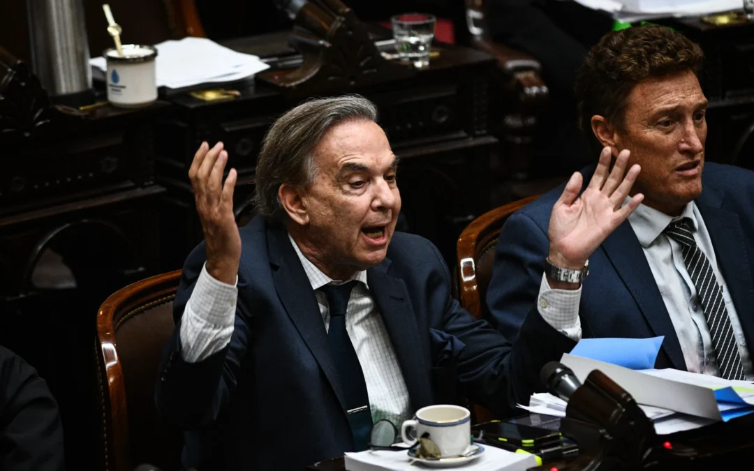 Pichetto apuntó al Gobierno en el Congreso: «Hacen todo mal, tienen una mirada negativa del Congreso, y eso no contribuye», expresó. A pesar de esto, aseguró que votará a favor del acuerdo con el FMI