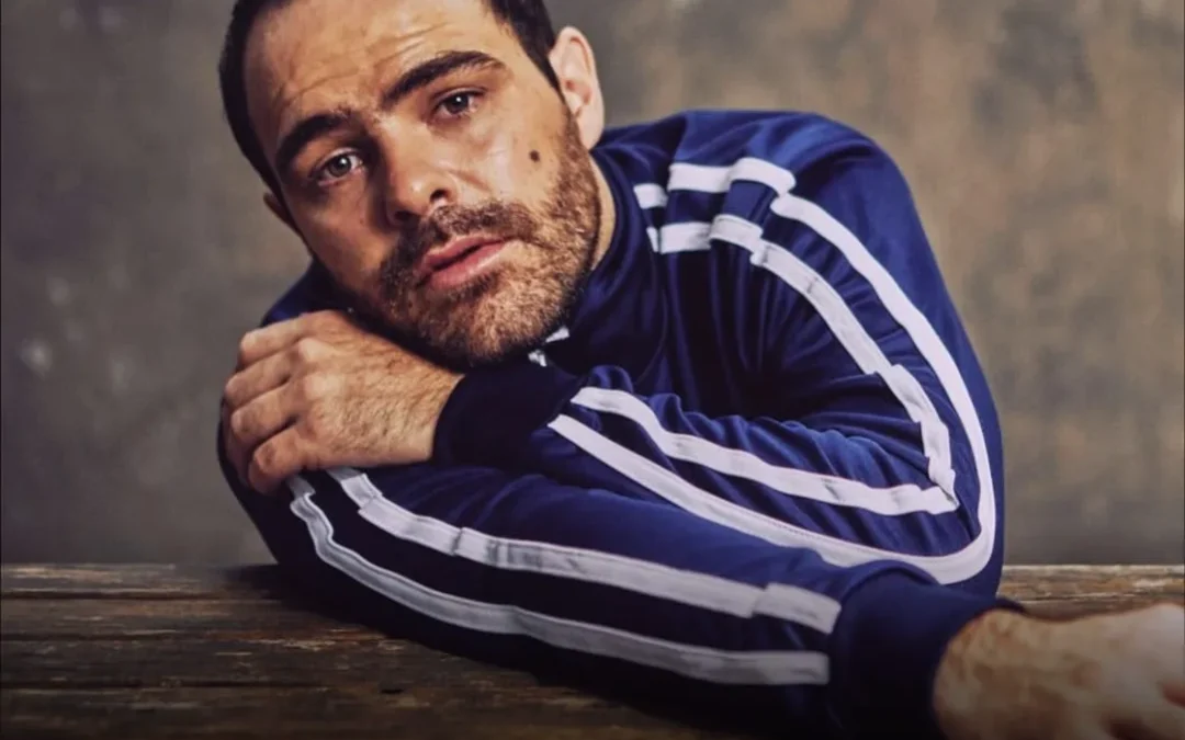 Detuvieron a Peter Lanzani en Ushuaia por pintar grafitis en la fachada de un edificio comercial