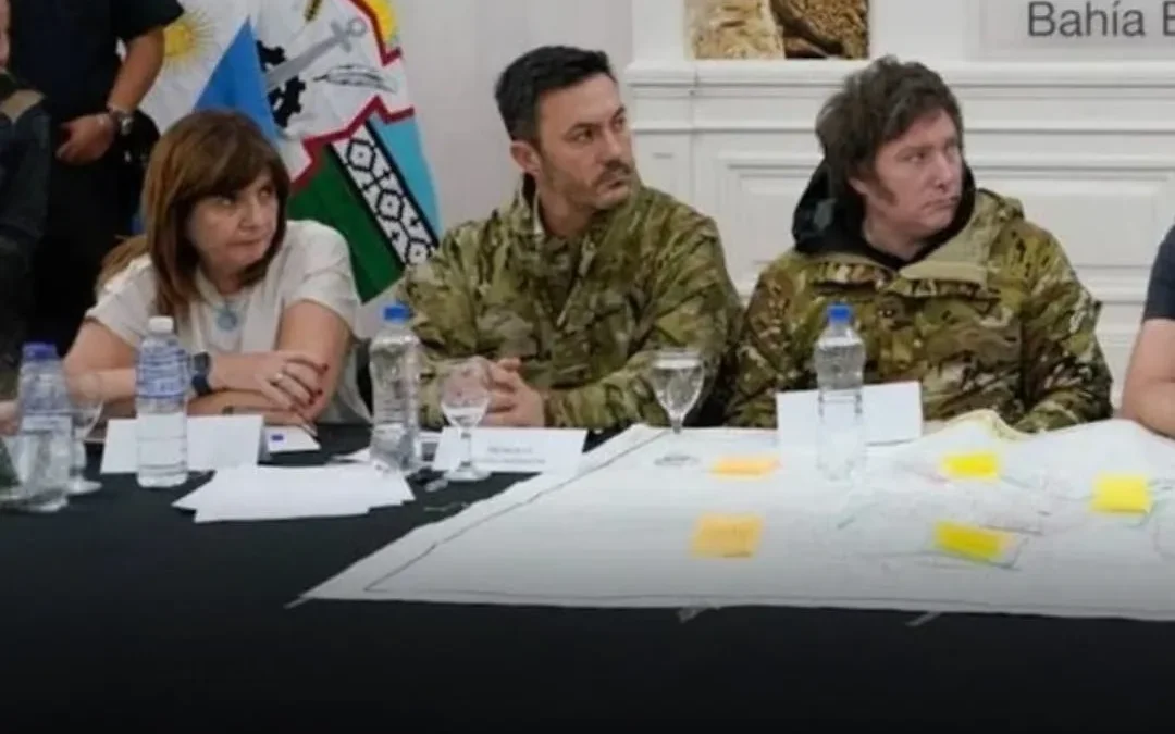 En medio de críticas, Javier Milei llegó de imprevisto a Bahía Blanca