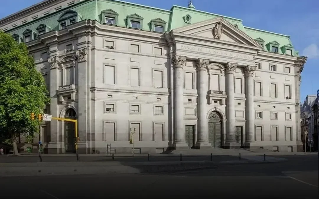 La Justicia frenó decreto de Milei que buscaba transformar al Banco Nación en sociedad anónima