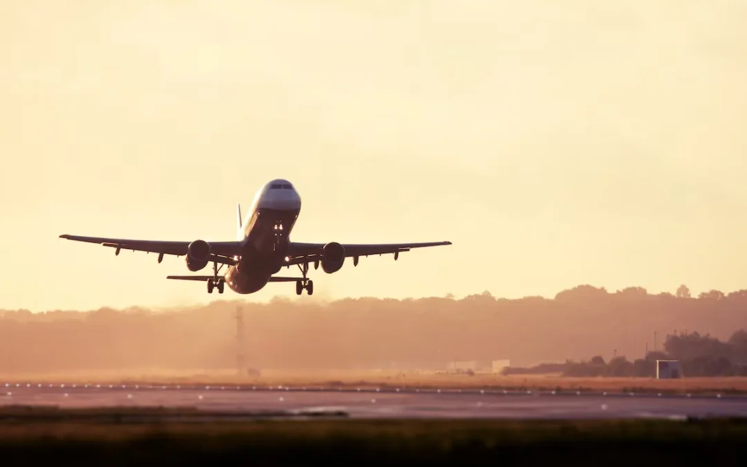 Pánico en vuelo Madrid – Caracas: Pasajero intentó abrir la compuerta de la aeronave y debió ser contenido por pasajeros y parte de la tripulación. Un tripulante intentó detenerlo y se quebró una pierna