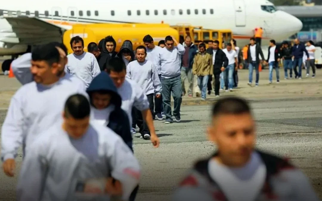 Estados Unidos: jueza federal frenó el plan del presidente Donald Trump, bloqueando medidas de deportación masiva