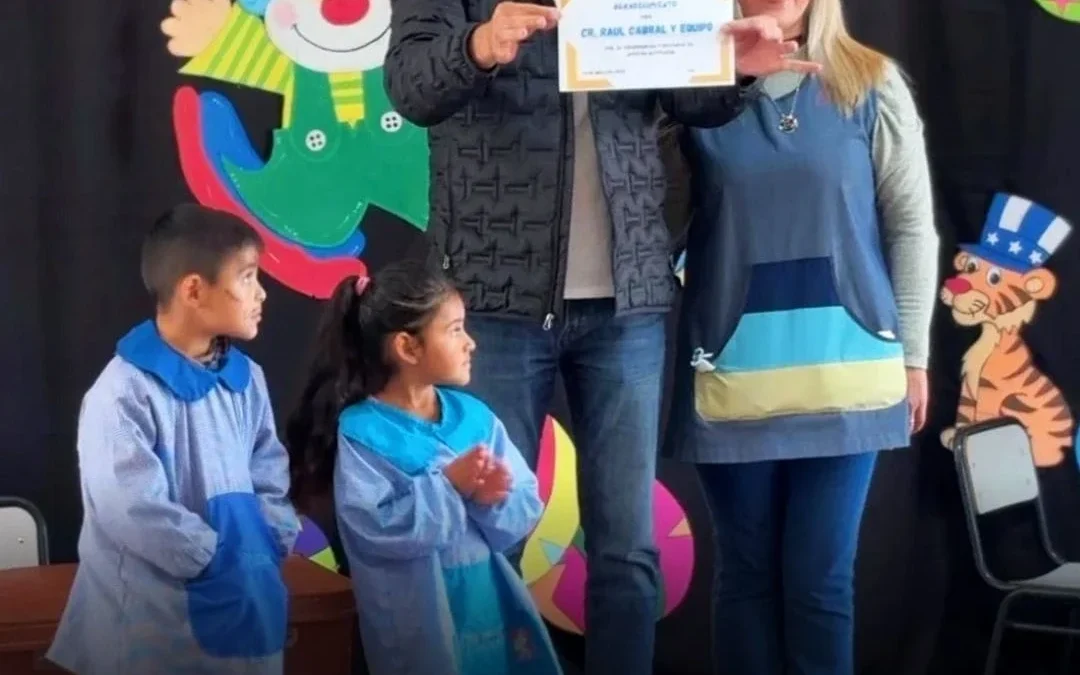 En el barrio Altos de Chilecito, Raúl Cabral acompañó al jardín N°59 en su aniversario