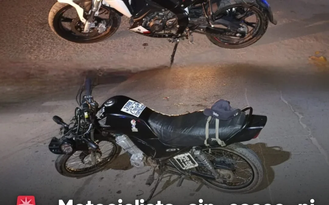 Motociclista sin casco ni luces impacta por detrás a otra motocicleta en Vichigasta