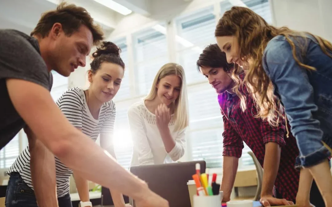 Capacitaciones para emprendedores, viandas para jóvenes estudiantes y poner en marcha el micro cine, algunas de las labores que lleva adelante el Punto Digital