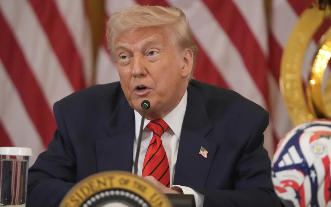 Donald Trump aseguró estar «sorprendido y muy contento» tras el anuncio de la elección del nuevo papa de la Iglesia Católica, León XIV, de origen estadounidense