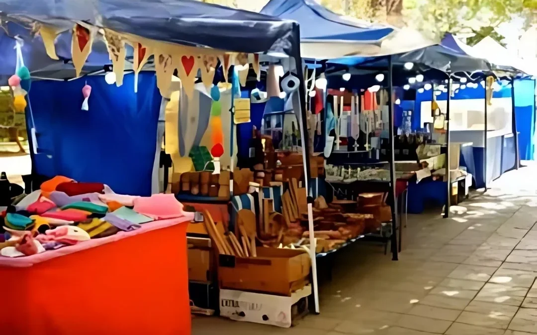 Artesanos se preparan para la celebración de las fiestas patronales y el 25 de mayo. Exhibirán sus productos en Plaza Principal desde el miércoles hasta el domingo
