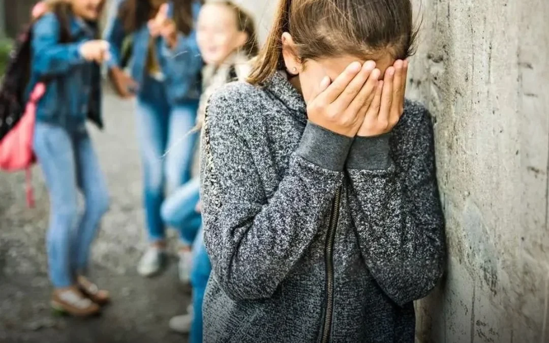 Escandalo en Santiago del Estero: denuncian que un alumno ofreció $20.000 para que alguien abusara  de una compañera