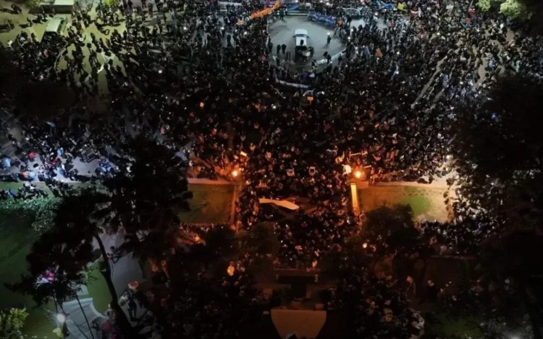 Catamarca: Multitudinaria protesta docente obliga al gobernador Jalil retroceder en su reforma educativa