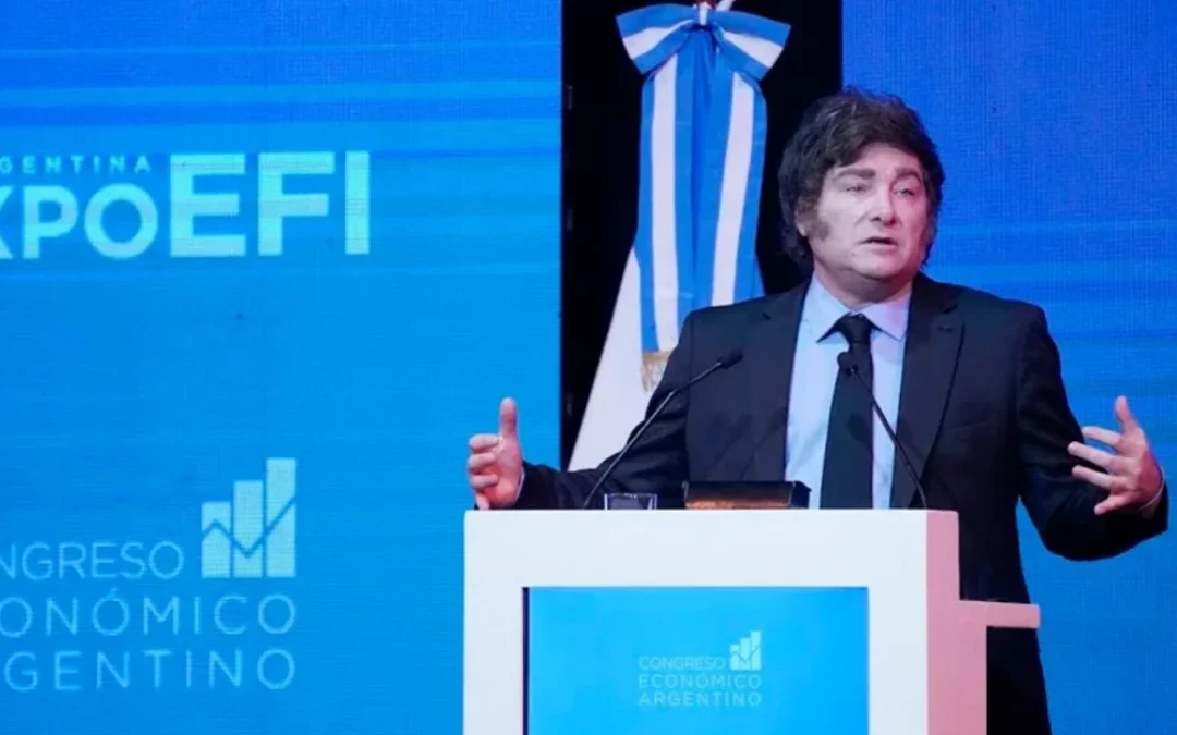 El presidente promete ante empresarios el fin de la inflación en 2026: «Para mitad del año que viene no existe más la inflación»