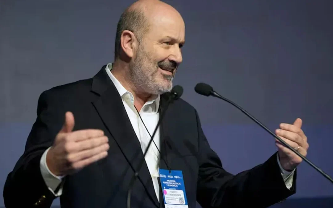 Ministro de Desregulación aseguró que el país va a sumar 60 mil puestos de empleos tras quitar aranceles a la importación de celulares, medida que genera preocupación en trabajadores de Tierra del Fuego
