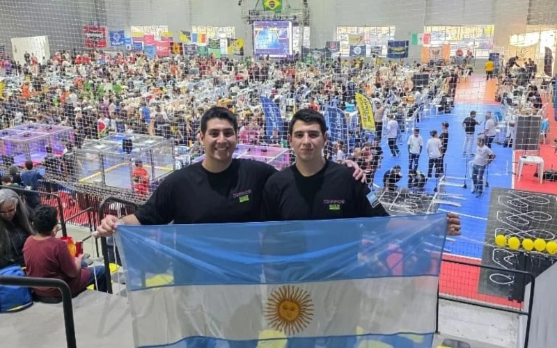 Dos jóvenes de Buenos Aires, campeones en torneo en Brasil, representarán a Argentina en Mundial de Robótica en Japón