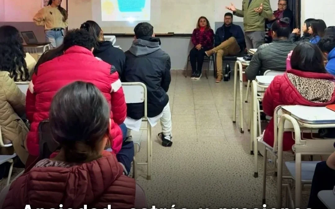 Profesionales brindan herramientas clave para la salud mental de los jóvenes